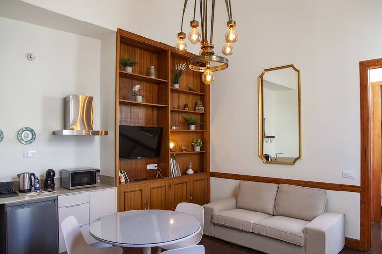 Hotel Nava Suites