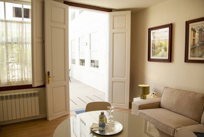 Hotel Nava Suites