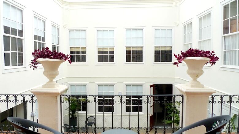 Hotel Nava Suites