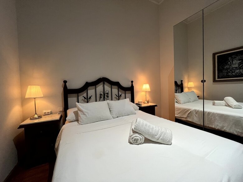 Santa Ana Suite & Rooms