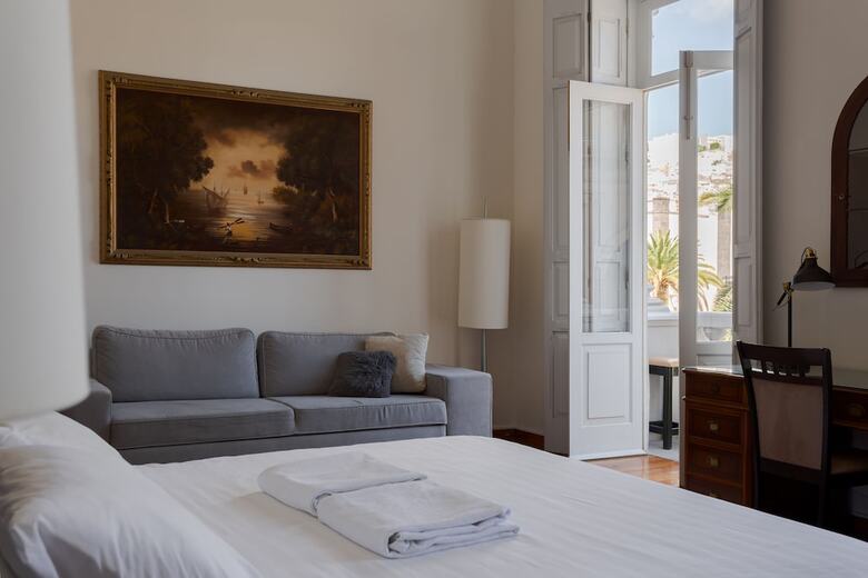 Santa Ana Suite & Rooms