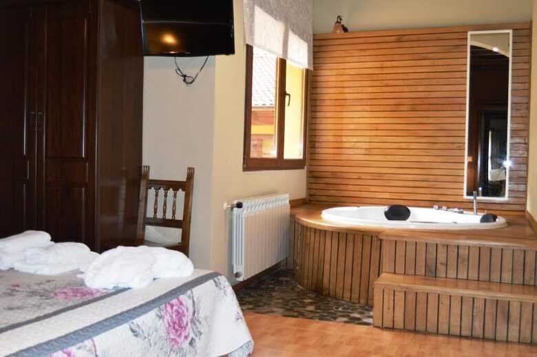Aparthotel Apartamentos Aguasaliu