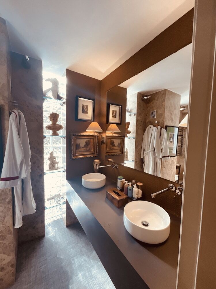 Marbella Boutique Art