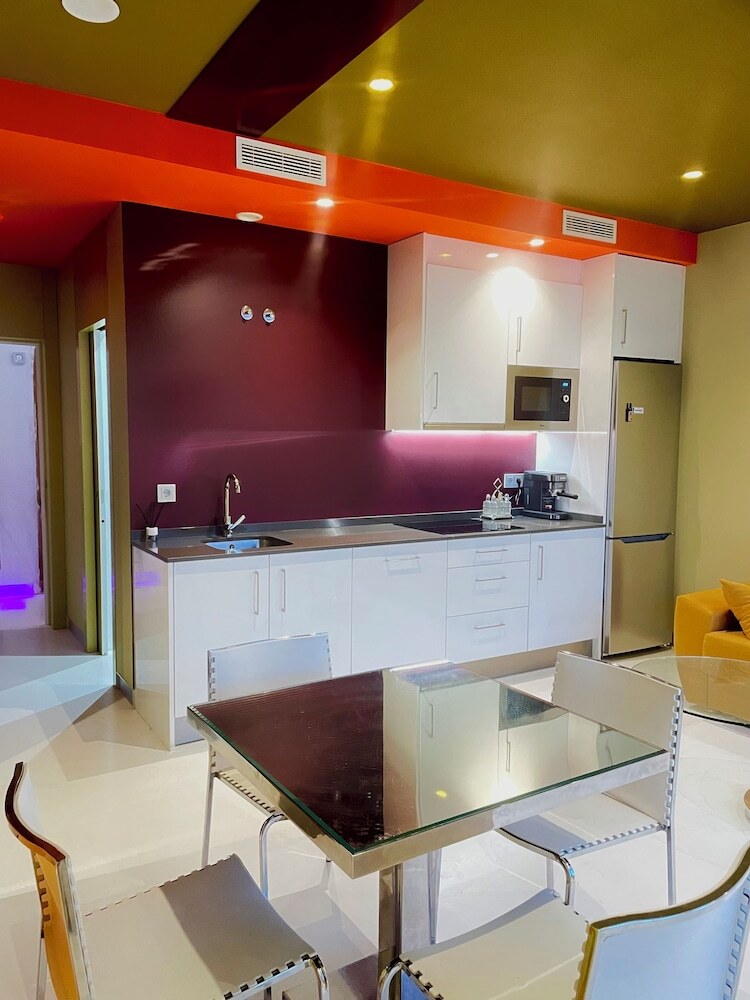 Lahola Glam Suites