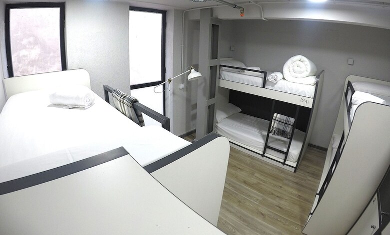 Hostal Quartier Bilbao Hostel