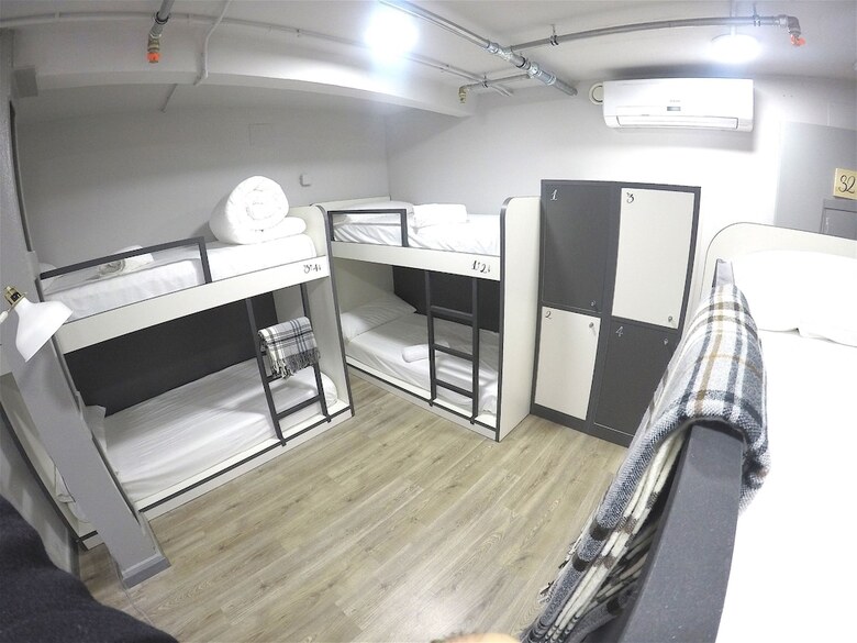 Hostal Quartier Bilbao Hostel