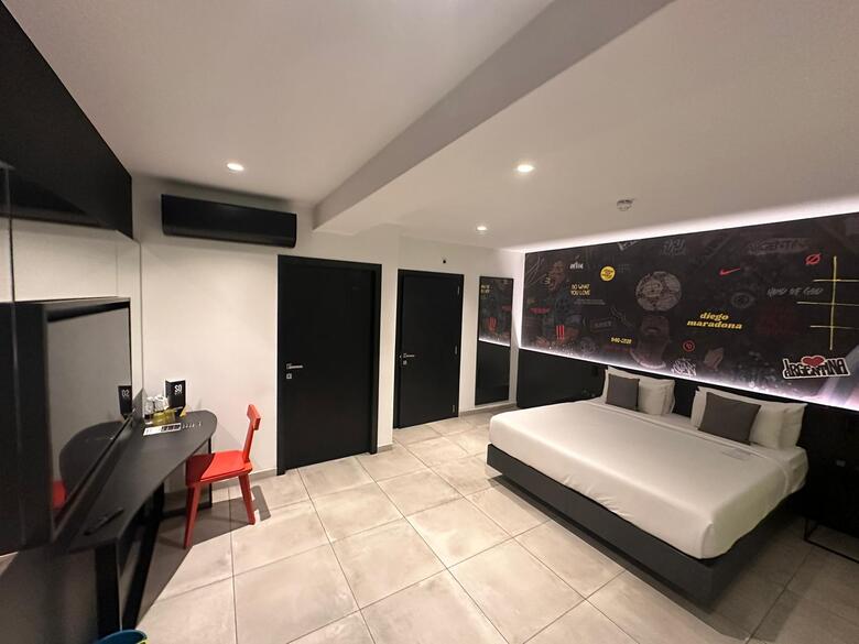 So City Hotel