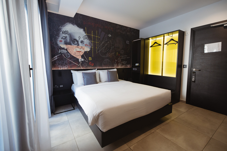 So City Hotel
