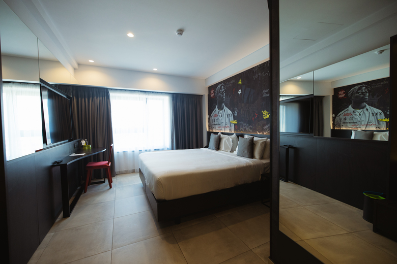 So City Hotel
