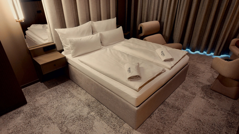 Bellman Hotel