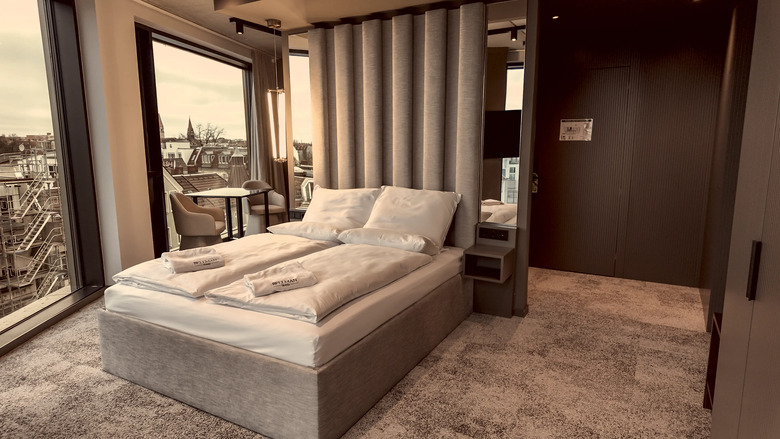 Bellman Hotel
