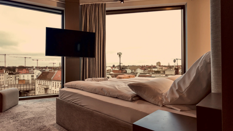Bellman Hotel