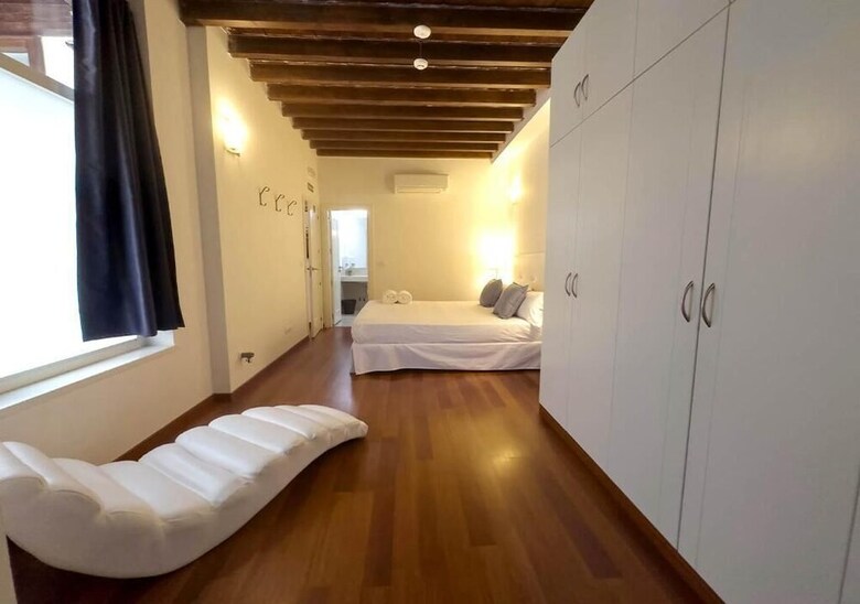 Aparthotel Isa Granada