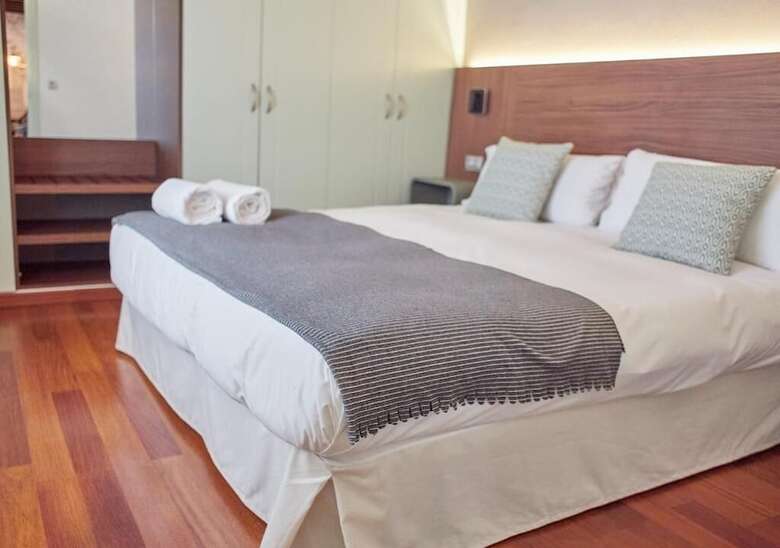 Aparthotel Isa Granada