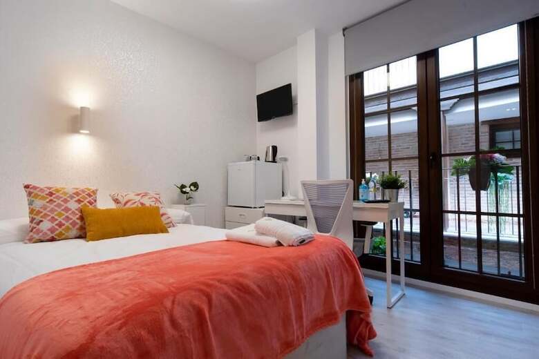 Hostal Vizcainos Home Away