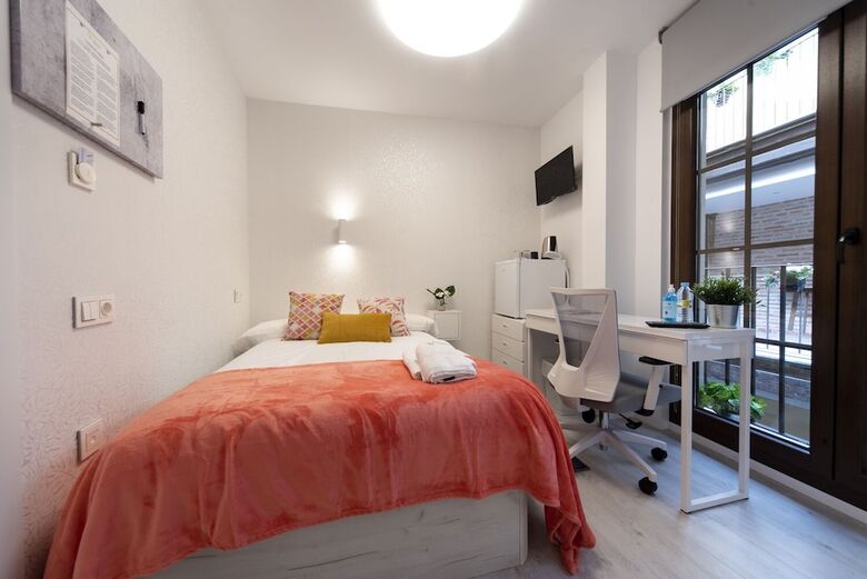 Hostal Vizcainos Home Away
