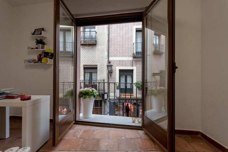 Hostal Vizcainos Home Away