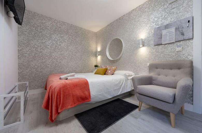 Hostal Vizcainos Home Away