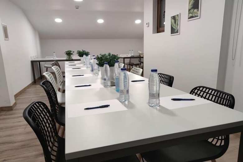 Hostal Vizcainos Home Away