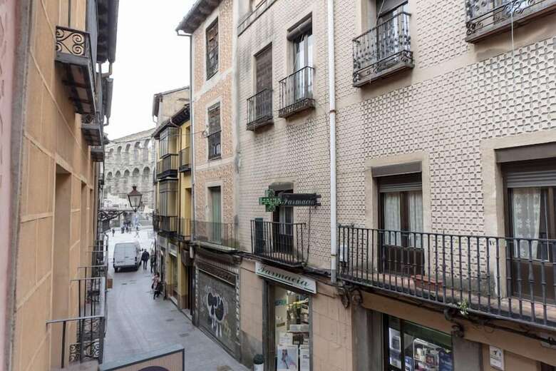 Hostal Vizcainos Home Away