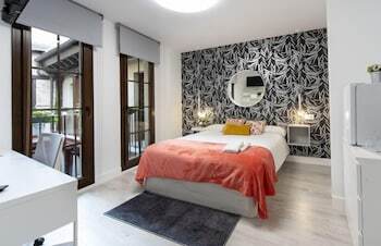 Hostal Vizcainos Home Away