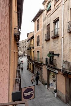Hostal Vizcainos Home Away