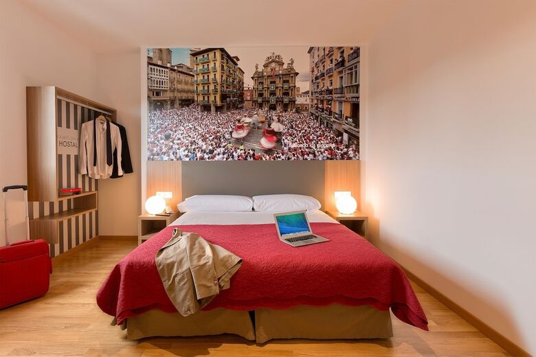 Iraipe Pamplona Hostal