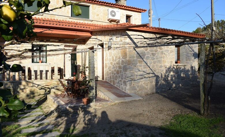 Casa Rural Os Carballos