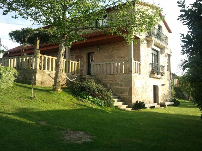 Casa Rural Os Carballos