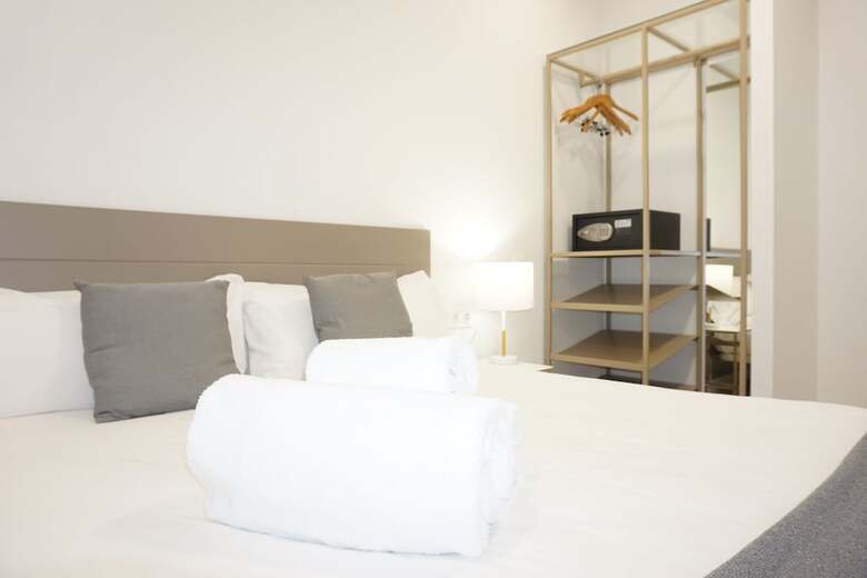 Aparthotel Ines Luna Suites