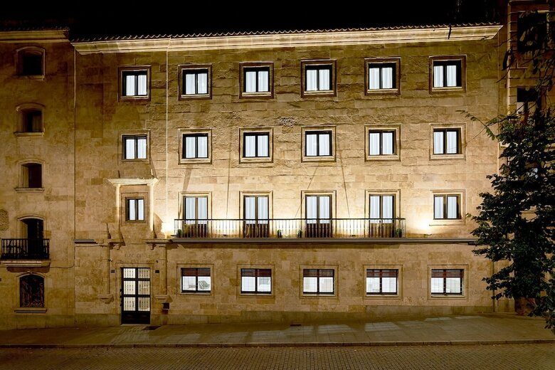 Aparthotel Ines Luna Suites