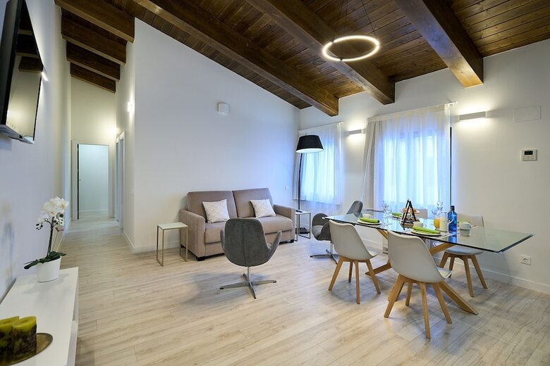 Aparthotel Ines Luna Suites