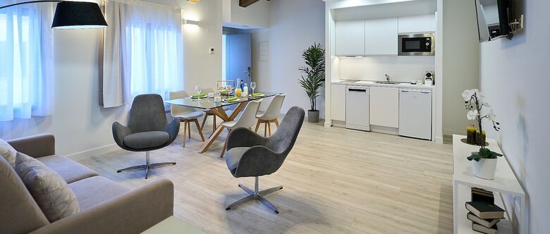 Aparthotel Ines Luna Suites