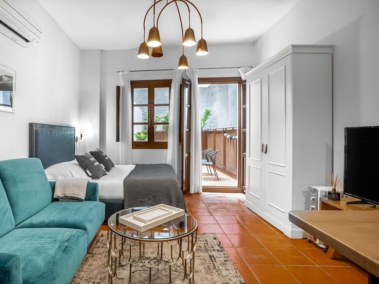 Aparthotel Limehome Granada Calle Sta. Ana