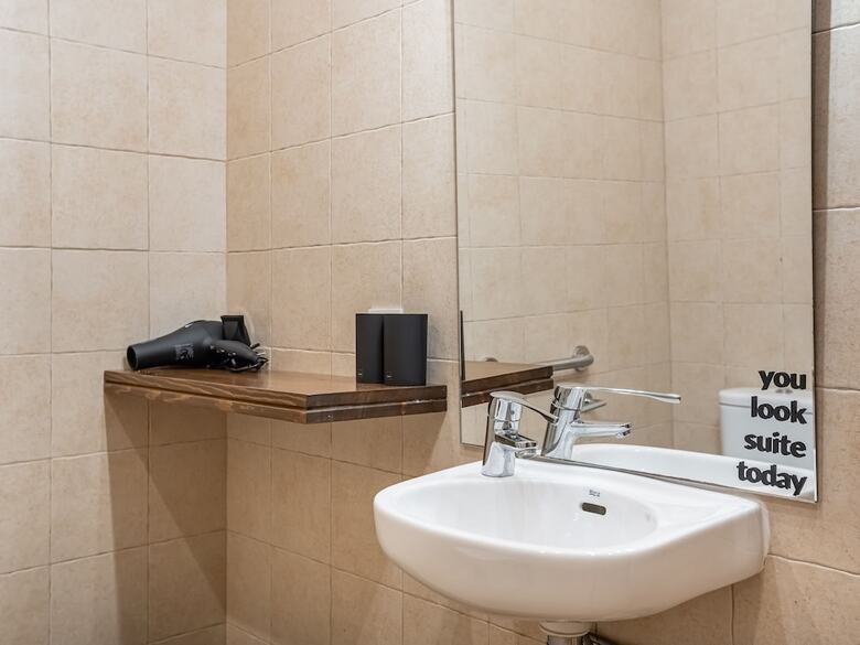 Aparthotel Limehome Granada Calle Sta. Ana