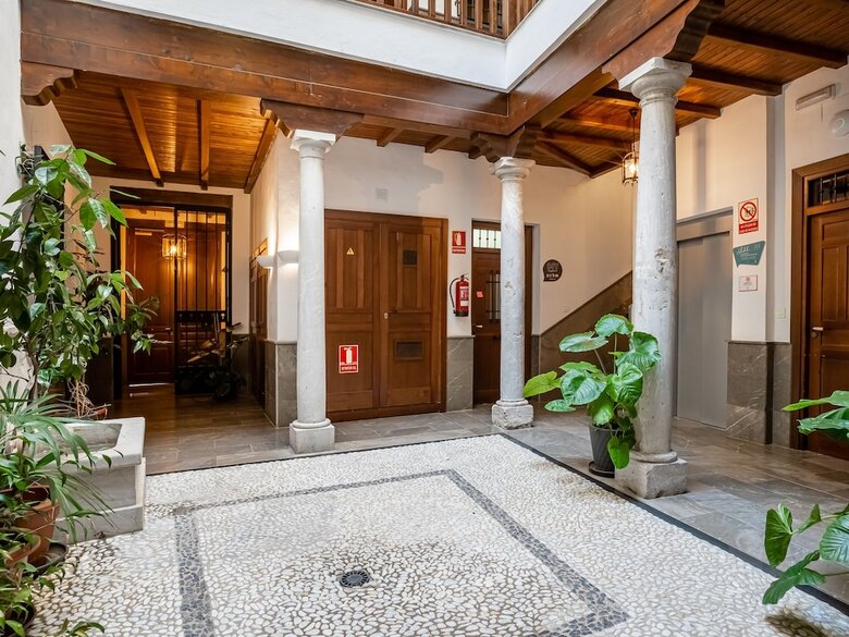 Aparthotel Limehome Granada Calle Sta. Ana