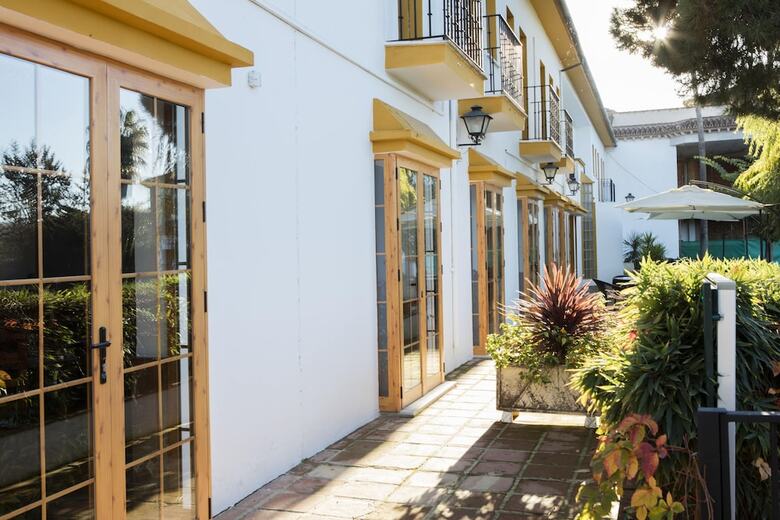 Hotel Tugasa El Almendral