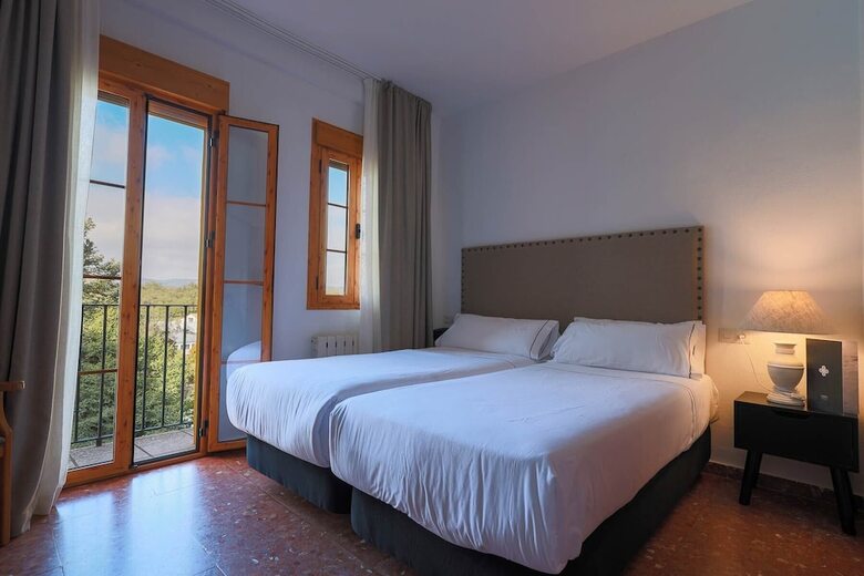Hotel Tugasa El Almendral