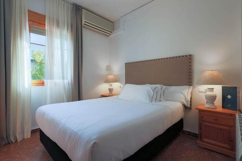 Hotel Tugasa El Almendral