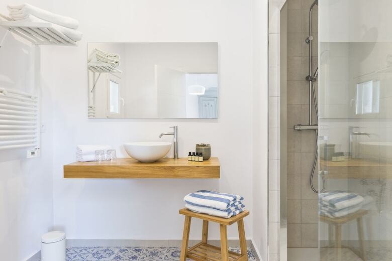 Hotel Masia Can Rovira