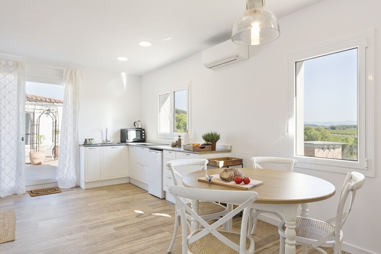 Hotel Masia Can Rovira