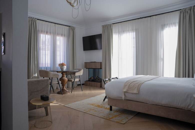 Hotel Bubaqia House