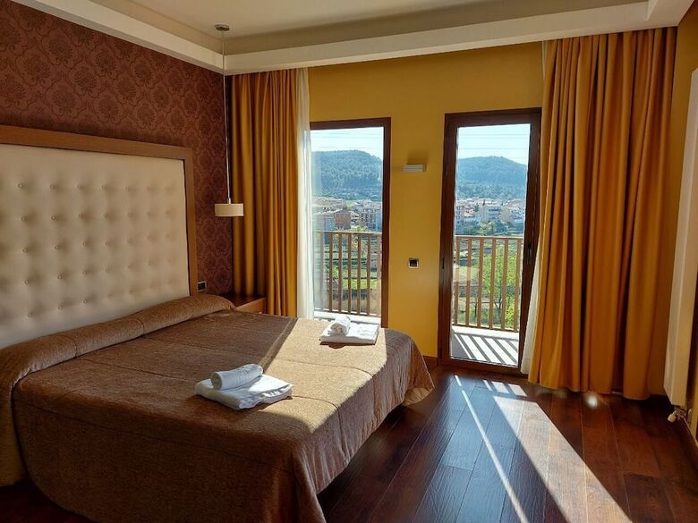Hotel Fuente Del Miro