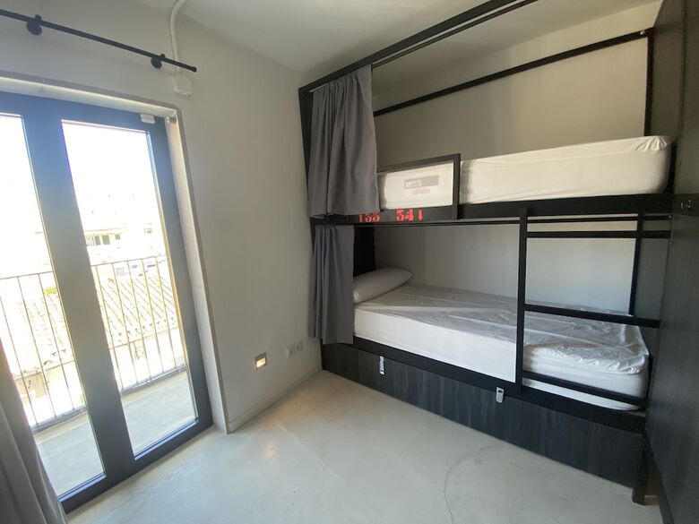 Hostal We Street Hostel - Albergue Juvenil