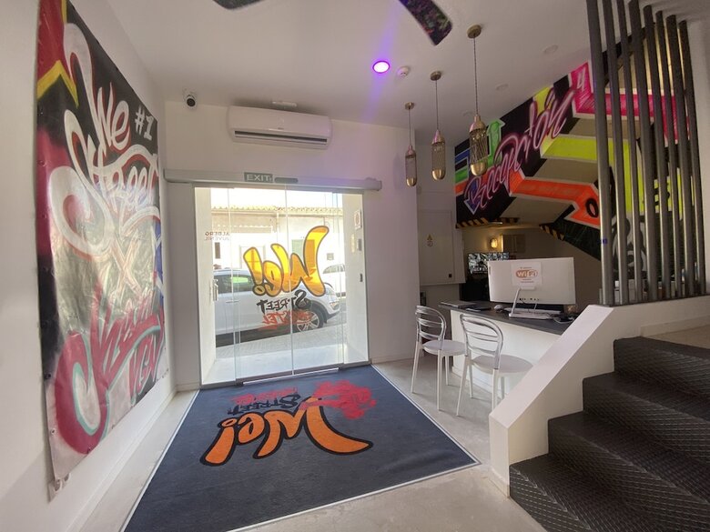 Hostal We Street Hostel - Albergue Juvenil