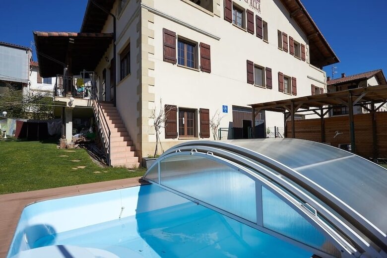 Hostal Alojamientos Ac� Y All� - Hostel
