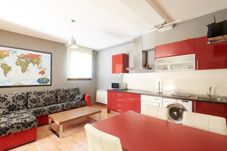 Hostal Alojamientos Ac� Y All� - Hostel