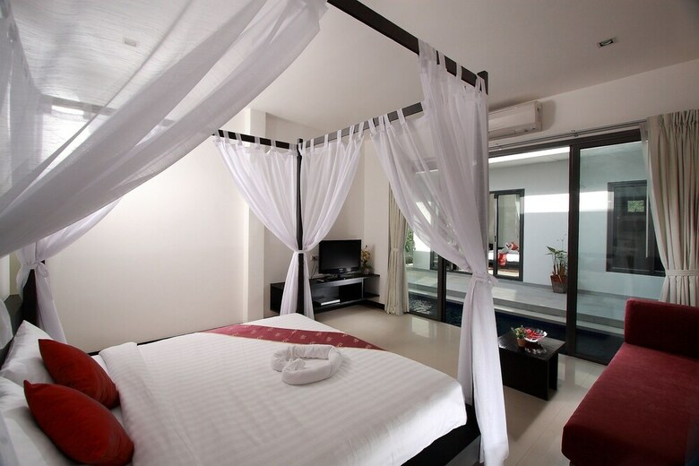 Seastone Private Pool Villas