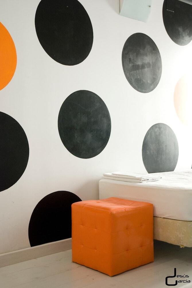 Hostal Revolutum Hostel