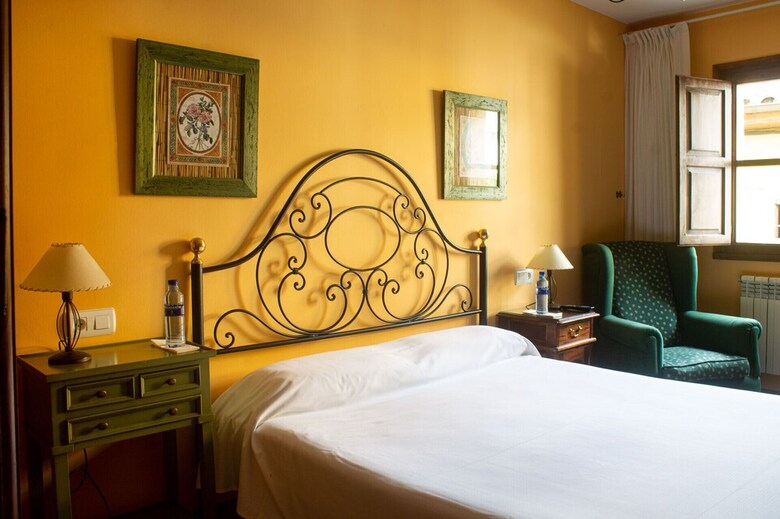 Hotel Alojamientos Cenera
